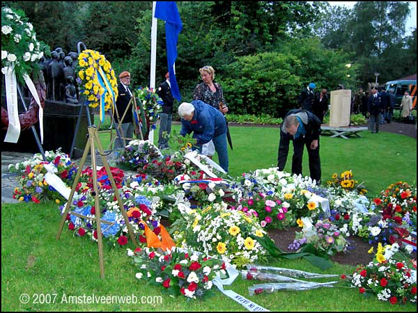 Indieherdenking kransen   Amstelveen